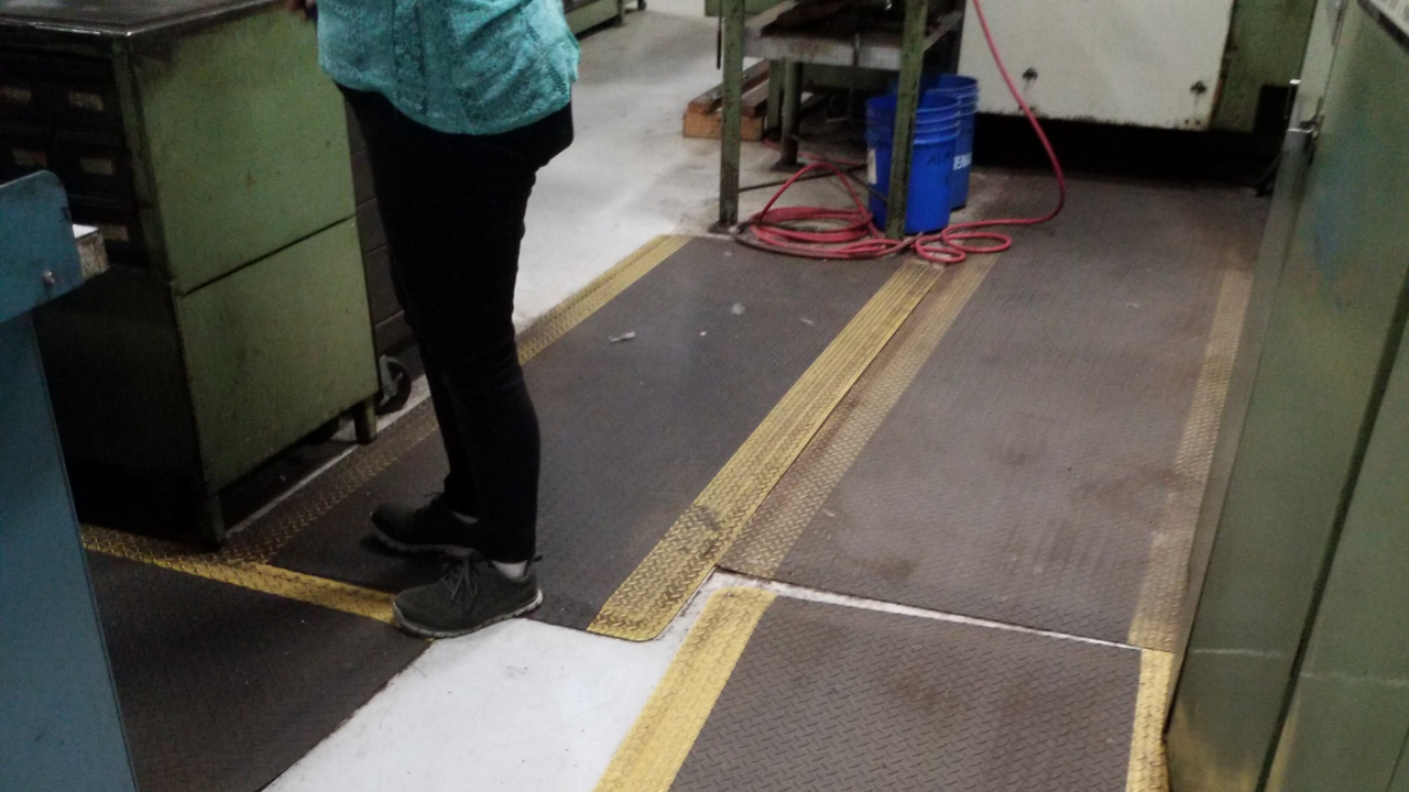 3 Hidden Dangers of Anti-Fatigue Mat Edge-Standing