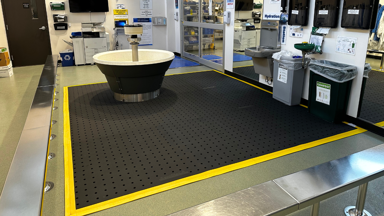 100-1 Series, Yellow Border, 2’ Wide | AcroMat