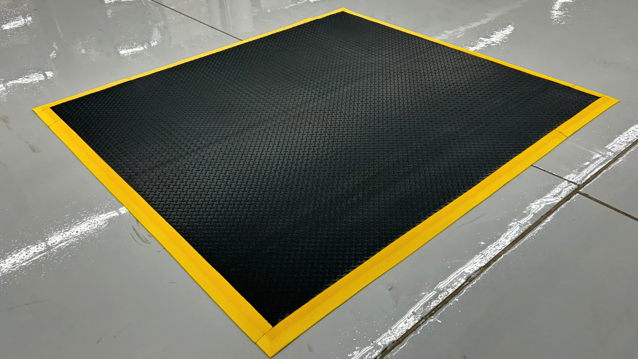 NitriTuf Diamond Series, Yellow Border, 3’ Wide | AcroMat