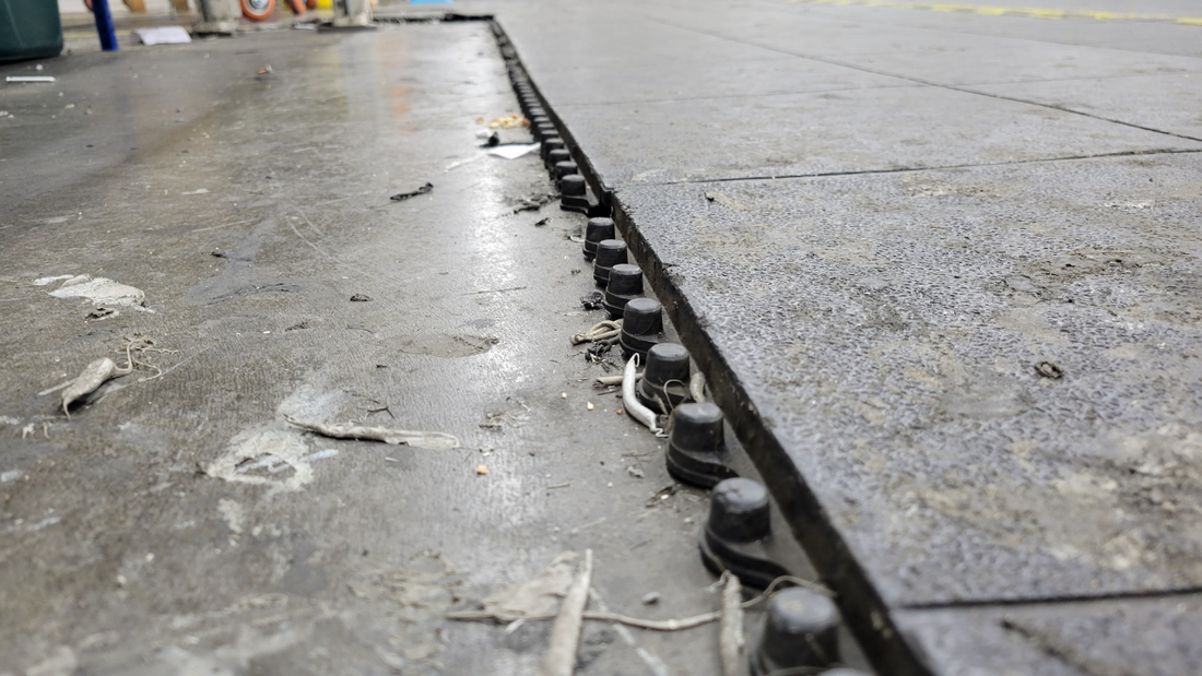 6 Reasons the Edges of Your Anti-Fatigue Mats Curl – AcroMat