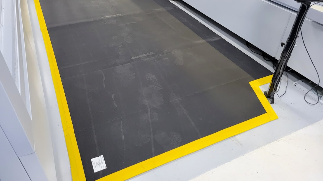 100-ESD Series Custom Anti-Fatigue Mat | AcroMat