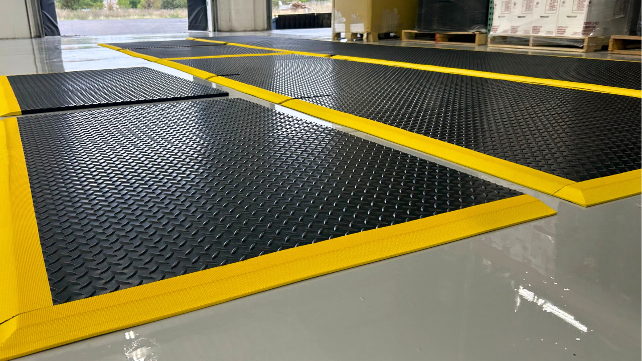 NitriTuf Diamond Series, Yellow Border, 4’ Wide | AcroMat
